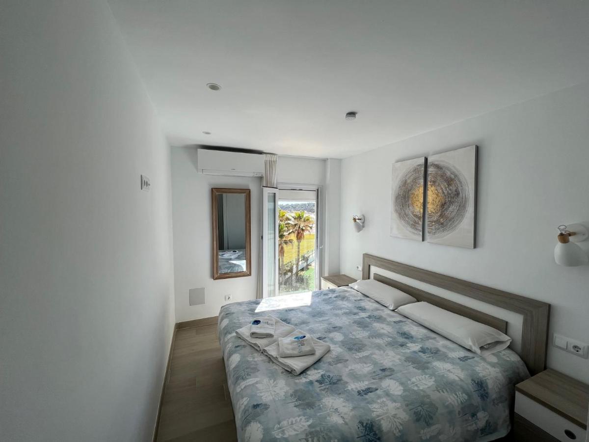 Sea Club Apartments Кала Миллор Экстерьер фото